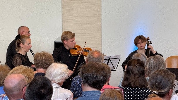 Huygens Consort 1